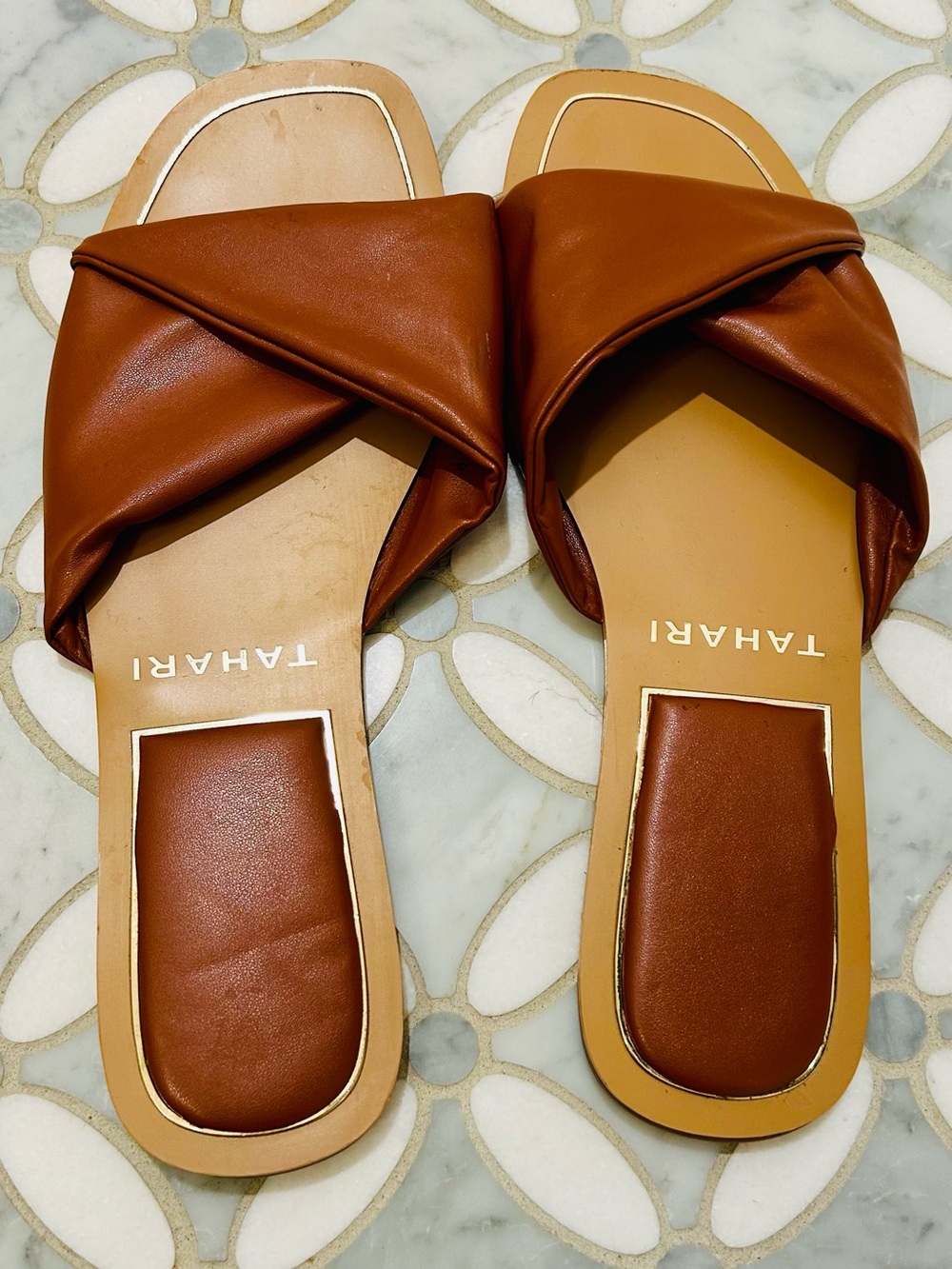 Sold Tahari Sabana Cognac Brown Faux Leather Criss Cross Slide Sandals Padded - Picture 4 of 6